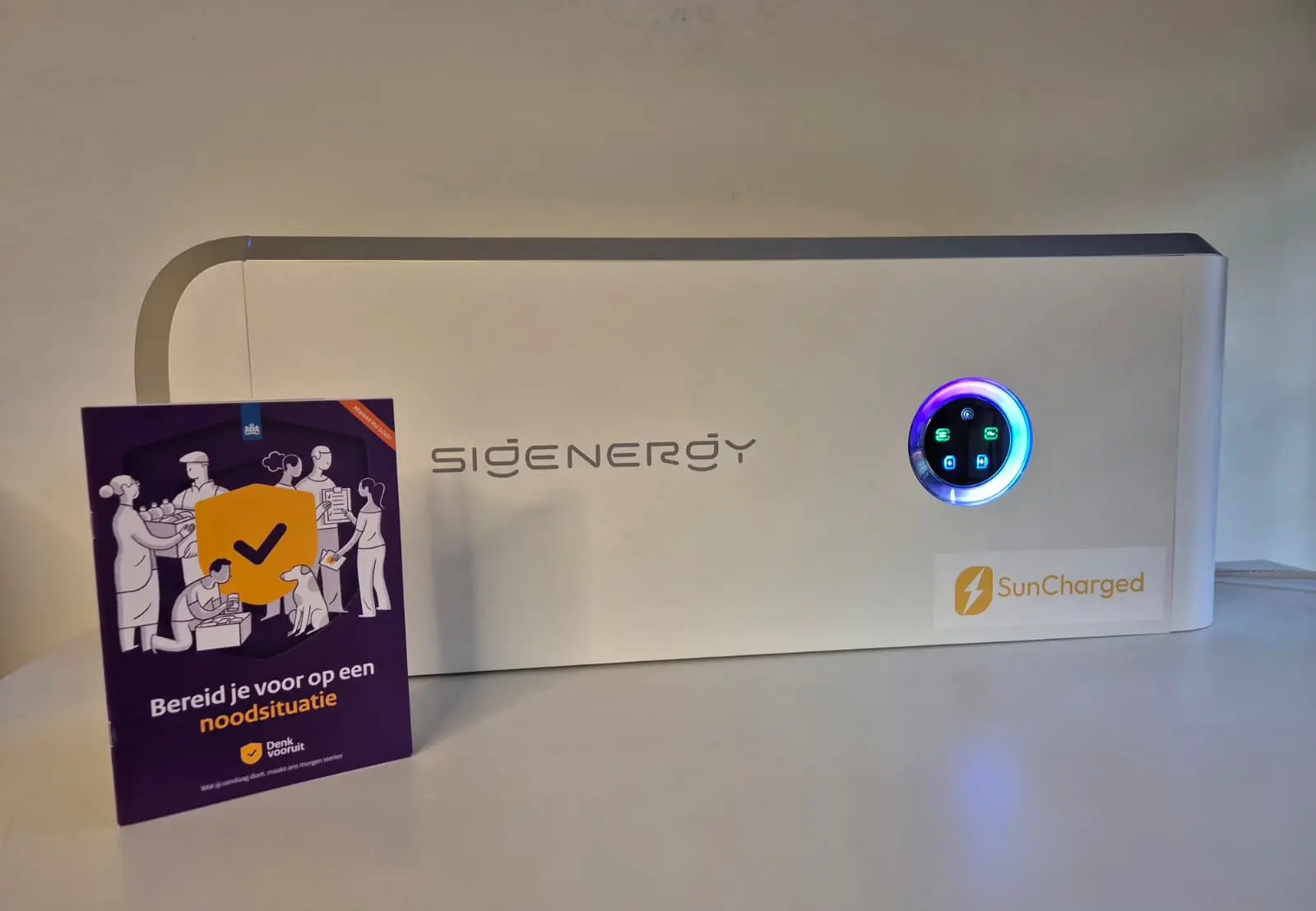 How can a home battery help in an emergency and when not?