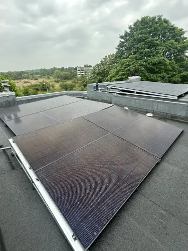 24 Battery-Ready Solar Panels on a Flat Roof with APsystems Micro-inverters