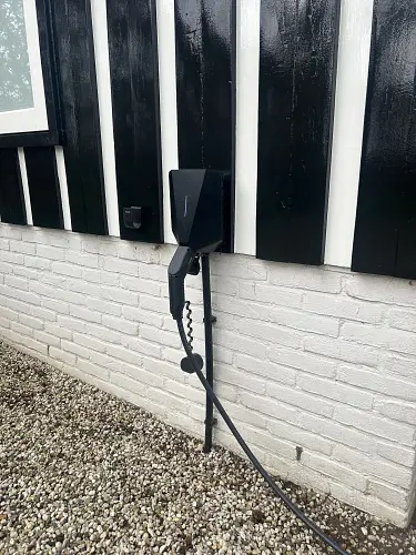 Easee Smart 22 kW Charge up Wall-mounted Charging Pole